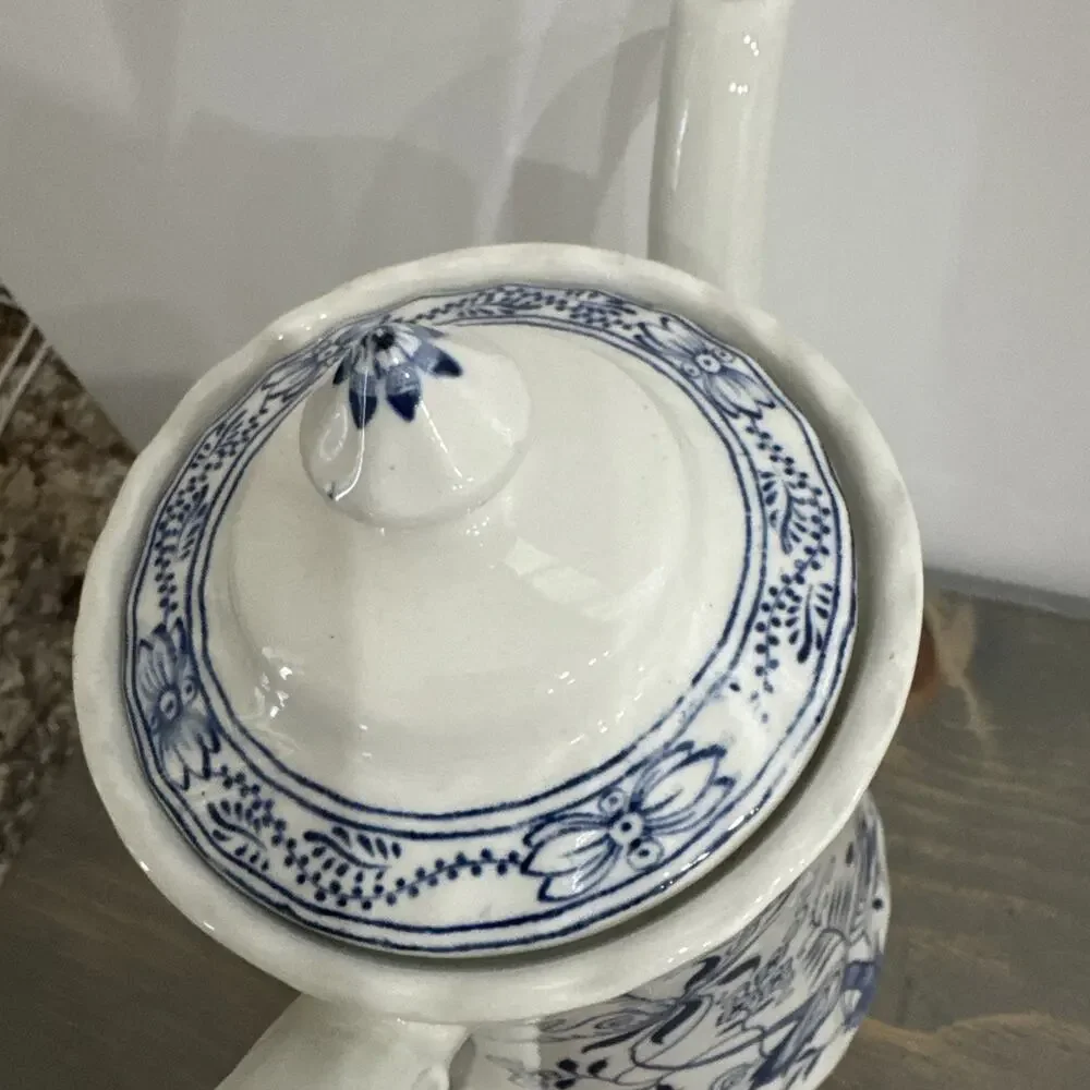 WOODS & SONS IRONSTONE OLD VIENNA / BLUE ONION COFFEE POT 1970